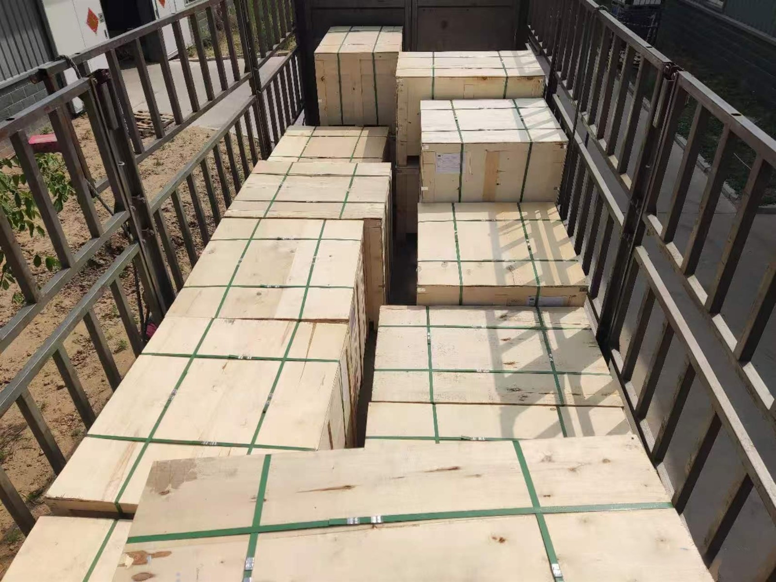 Precision castings loading Precision castings loading